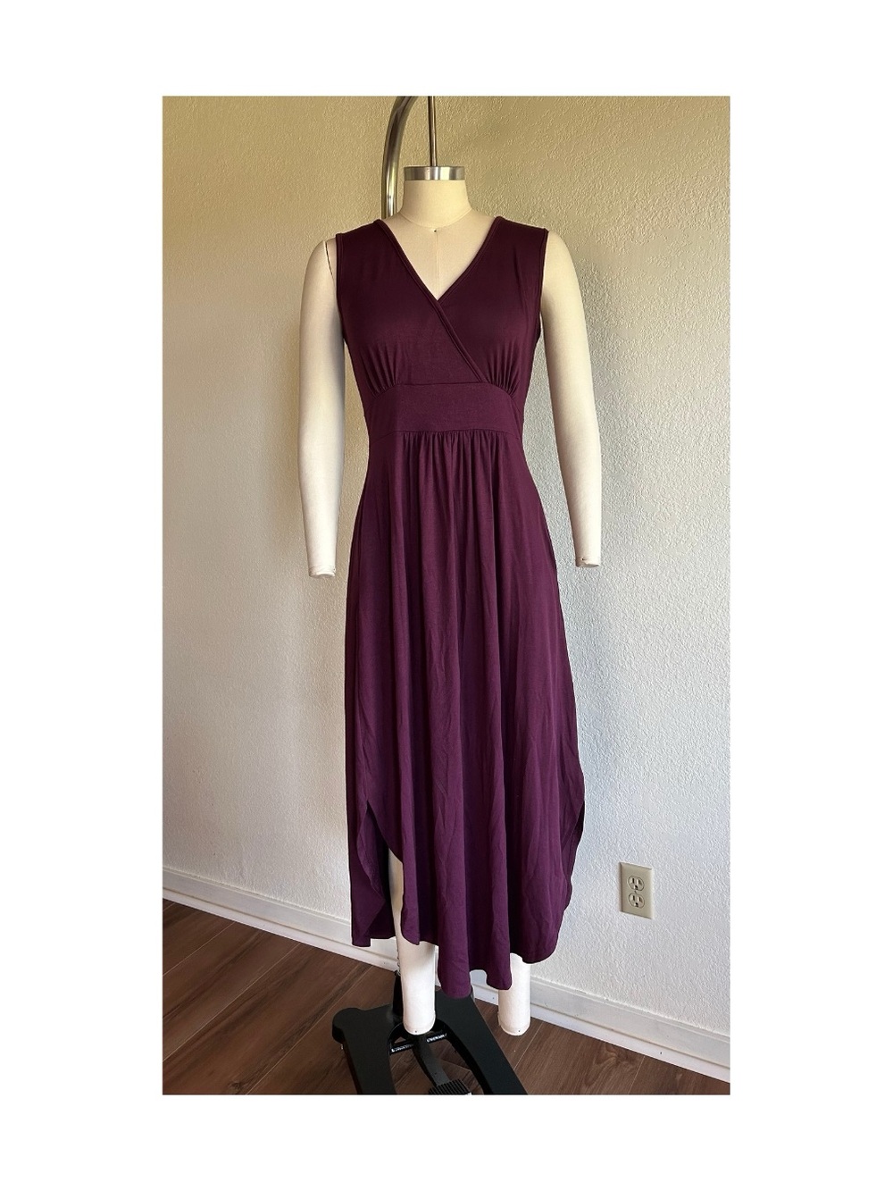 Sleeveless V-Neck Midi Dress in Deep Plum
